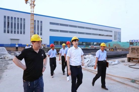 必发7790集团执行总裁王前调研立异大厦项目建设情形